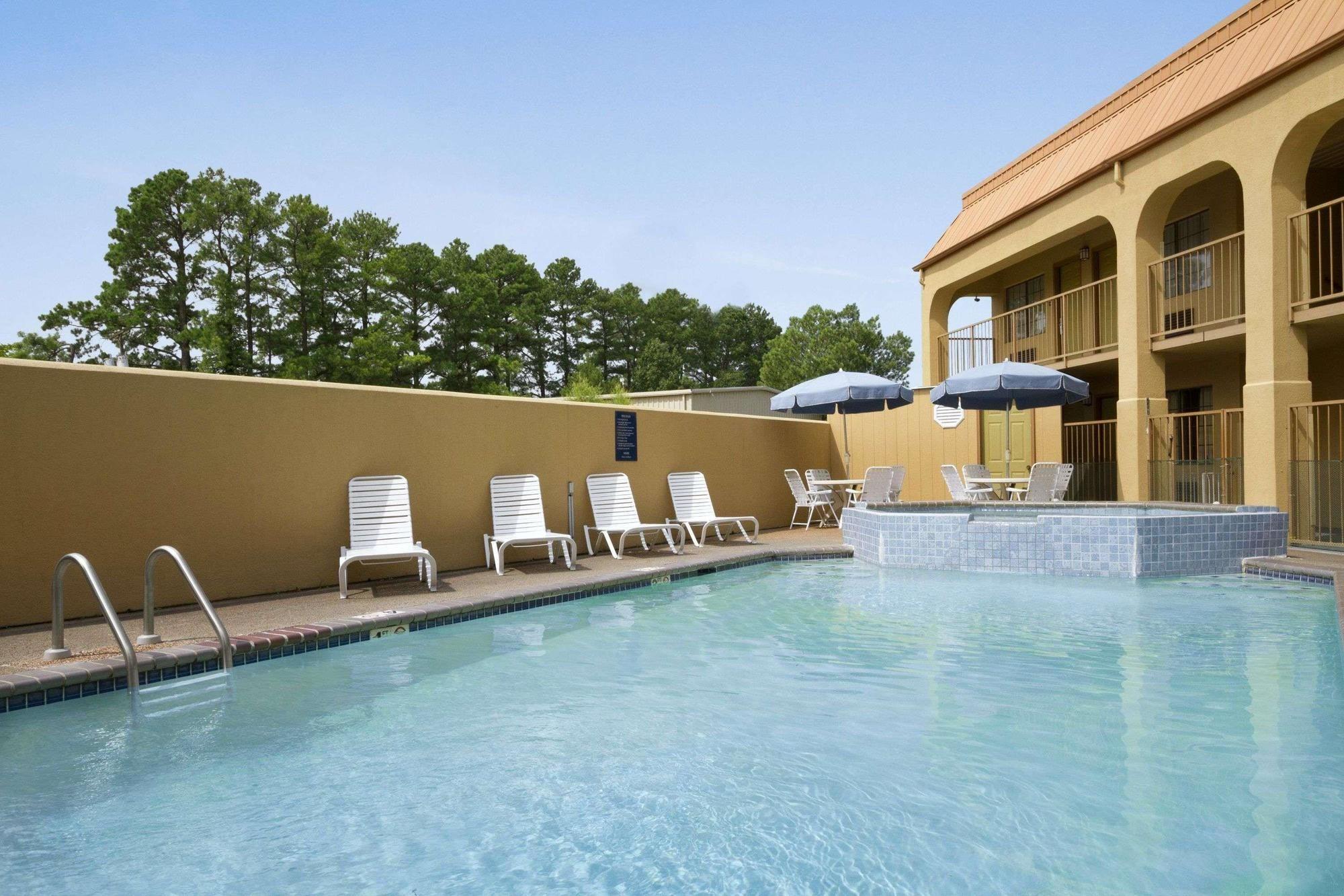 Days Inn By Wyndham Southaven Ms Eksteriør bilde